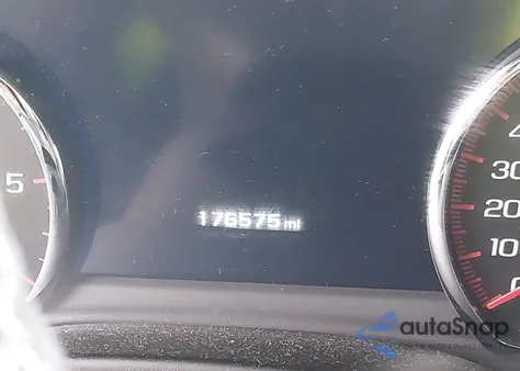 2016 GMC Yukon Xl Denali z USA, uszkodzony, nr VIN 1GKS2HKJ8GR419781